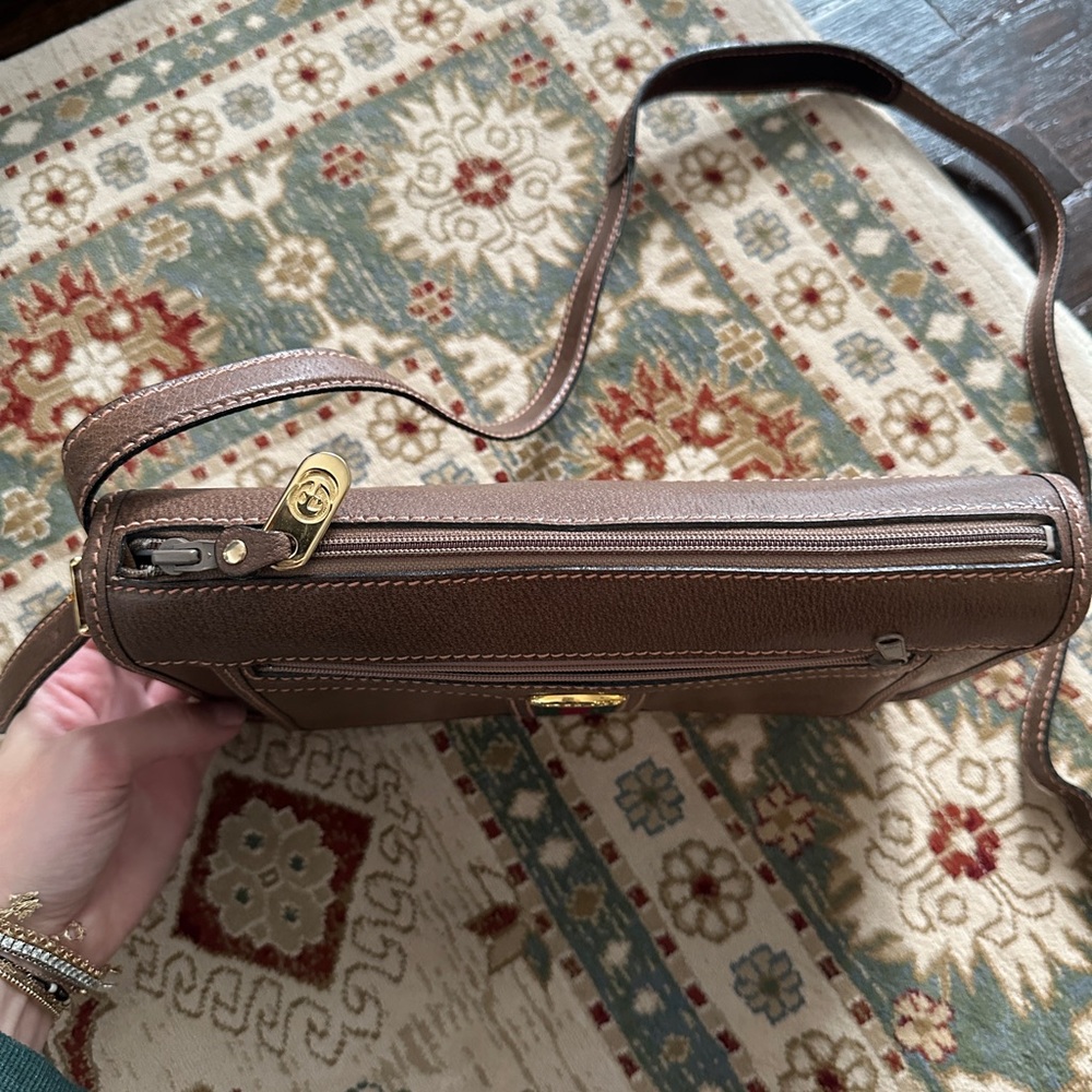 Gucci Tan Leather Crossbody with Signature Stripe - Picture 4 of 12